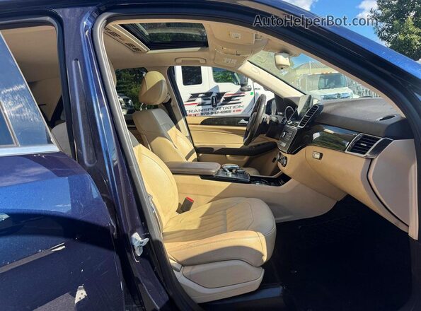4JGDA5HB8JB044198 2018 MERCEDES-BENZ GLE Blue Widok tylnych siedzeń