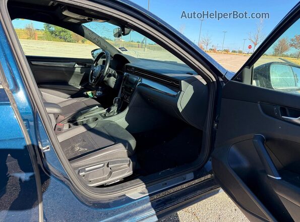 1VWMA7A33NC005566 2022 VOLKSWAGEN PASSAT Blue Rear view