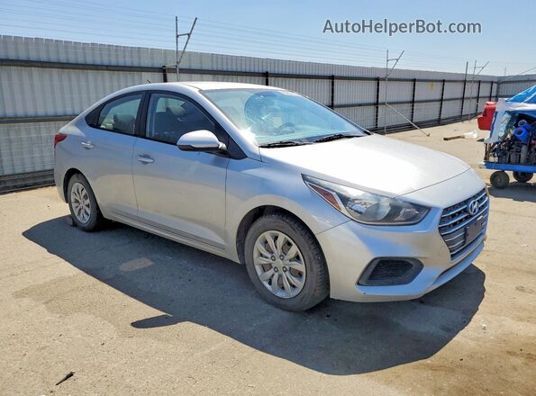 3KPC24A31KE059785 2019 HYUNDAI ACCENT Серебряный Вид спереди