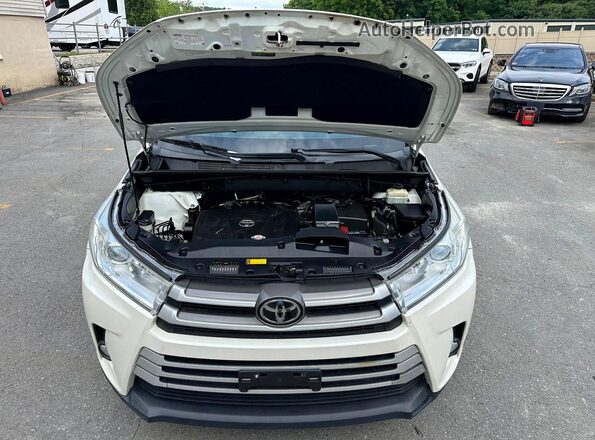 5TDJZRFH2JS816010 2018 TOYOTA HIGHLANDER White Vista del cuadro de instrumentos