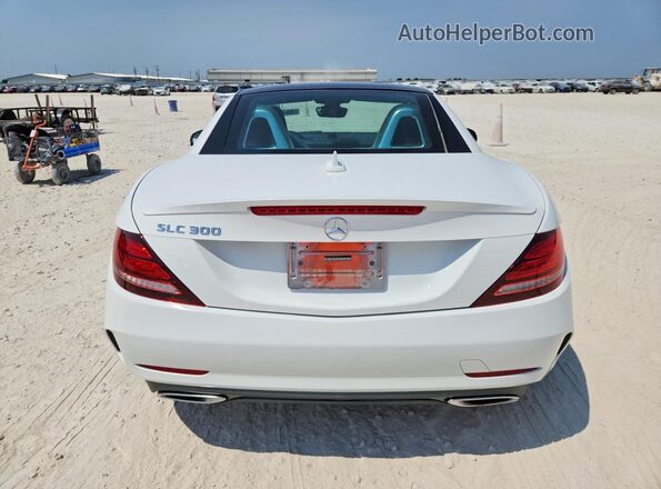 WDDPK3JA5KF157157 2019 MERCEDES-BENZ SLC White Вид салону спереду