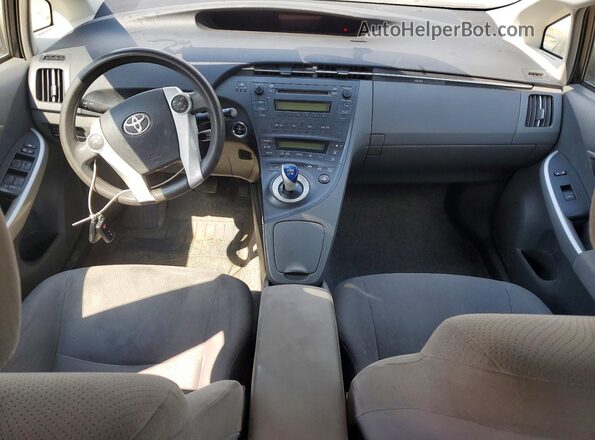 JTDKN3DU8A0045620 2021 TOYOTA PRIUS Silver Vista del cuadro de instrumentos