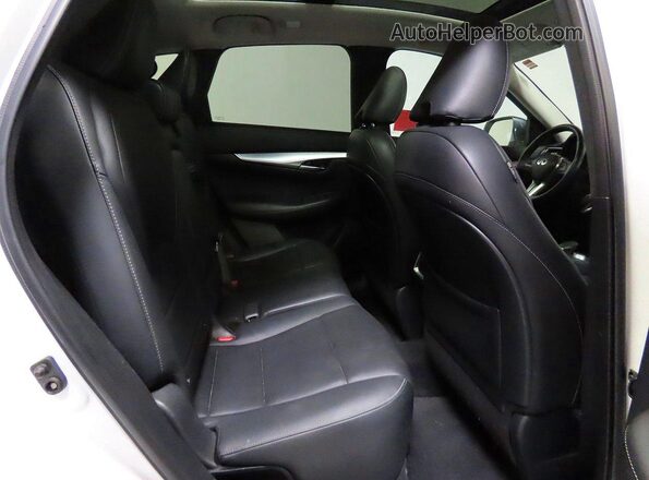 3PCAJ5M32KF132328 2019 INFINITI QX50 White Widok wnętrza z przodu