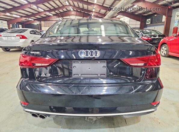 WAUAUGFF8J1040512 2018 AUDI A3 Black Вид салону спереду