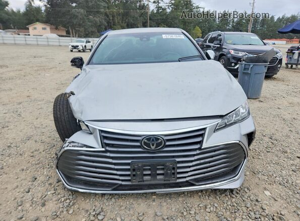4T1JZ1FBXMU066932 2021 TOYOTA AVALON Серебряный Вид сзади