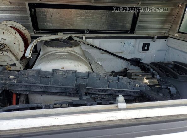 1FTMF1CB1MKE68719 2021 FORD F150 White Widok wnętrza z tyłu