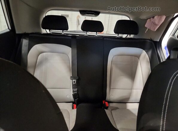 KMHRC8A32PU273073 2023 HYUNDAI VENUE Белый Вид задней части салона