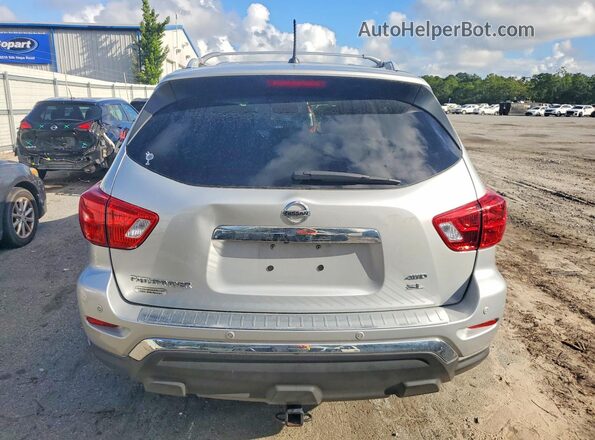 5N1DR2MM4HC904357 2017 NISSAN PATHFINDER Silver Widok wnętrza z przodu