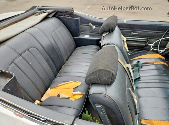 444670H293878 1970 BUICK SKYLARK Белый Вид задних сидений