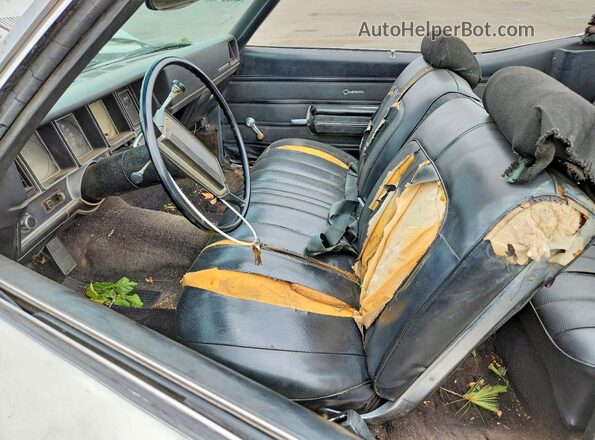 444670H293878 1970 BUICK SKYLARK Белый Вид салона спереди