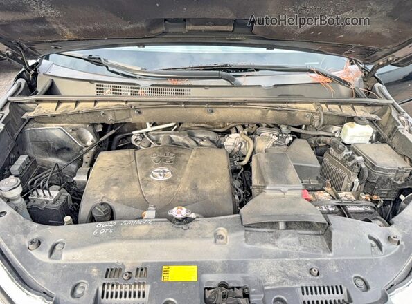 5TDBZRFH9JS904623 2018 TOYOTA HIGHLANDER Black წინა პანელის ხედი