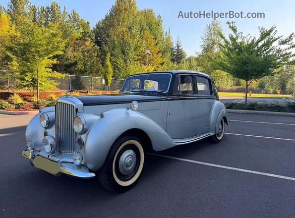 B308MD 1951 BENTLEY ALL MODELS Двухцветный Задняя правая четверть