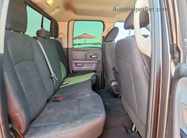 1C6RR6GG7KS698219 2019 RAM 1500 Gray Widok wnętrza z tyłu