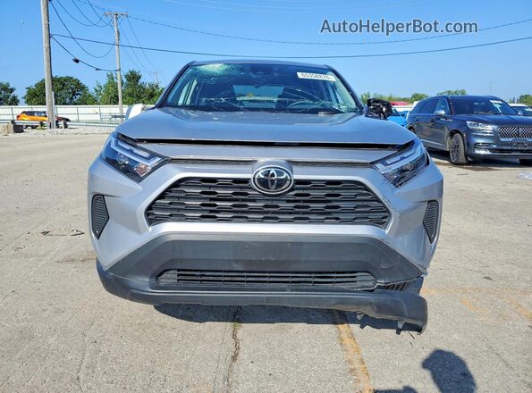 2T3G1RFV7SC572993 2025 TOYOTA RAV4 Silver Vista trasera