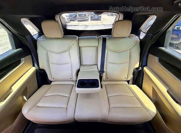 1GYKNARS2HZ240947 2017 CADILLAC XT5 Gold უკანა სალონის ხედი