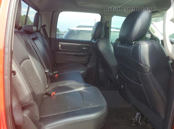 1C6RR7MT0HS743565 2017 RAM 1500 Красный Вид задней части салона