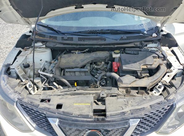 JN1BJ1CP6JW158655 2018 NISSAN ROGUE White Widok komory silnika