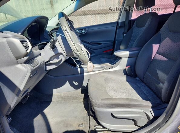 KMHC65LC8HU050336 2017 HYUNDAI IONIQ Gray Widok deski rozdzielczej