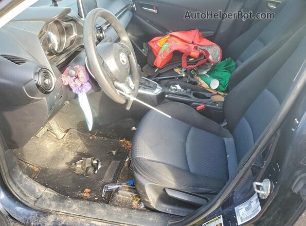 3MYDLBYV1HY161299 2017 TOYOTA YARIS Blue წინა პანელის ხედი