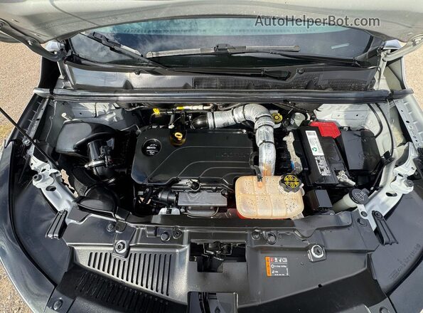KL7CJPSM8MB374334 2021 CHEVROLET TRAX Silver Առջևի վահանակի տեսք