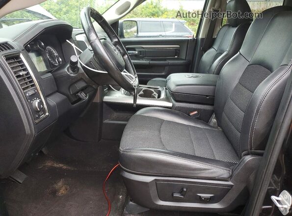1C6RR7HT3GS313621 2016 RAM 1500 Black Առջևի վահանակի տեսք