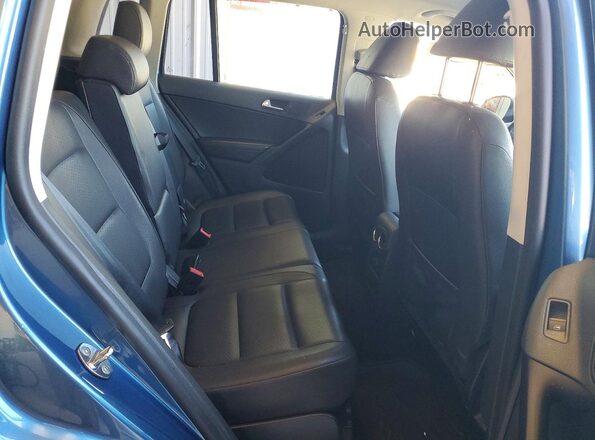 WVGBV7AX2HK007932 2017 VOLKSWAGEN TIGUAN Blue ძრავის განყოფილების ხედი