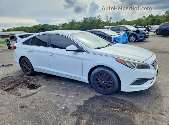 5NPE24AF2HH488909 2017 HYUNDAI SONATA White Widok z przodu