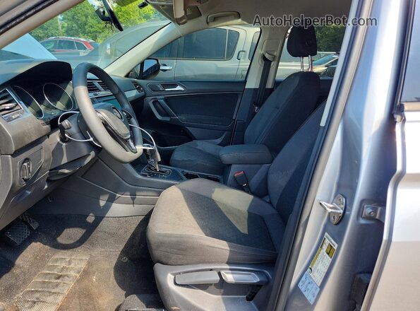 3VV1B7AX2LM128438 2020 VOLKSWAGEN TIGUAN Gray Dashboard view
