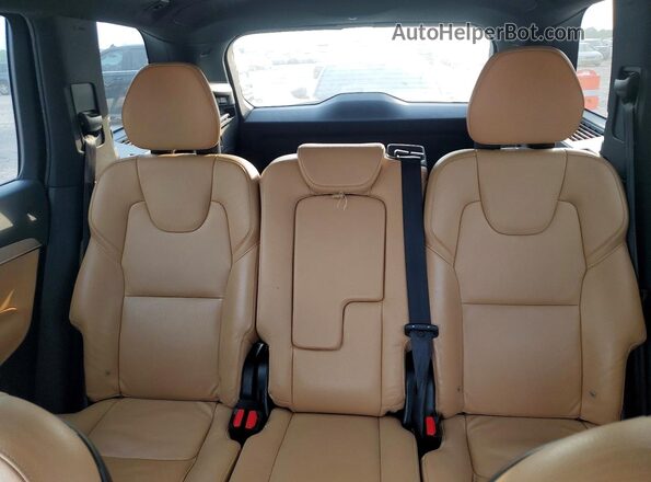 YV4A22PK0J1328206 2018 VOLVO XC90 White Սալոնի հետևի տեսք