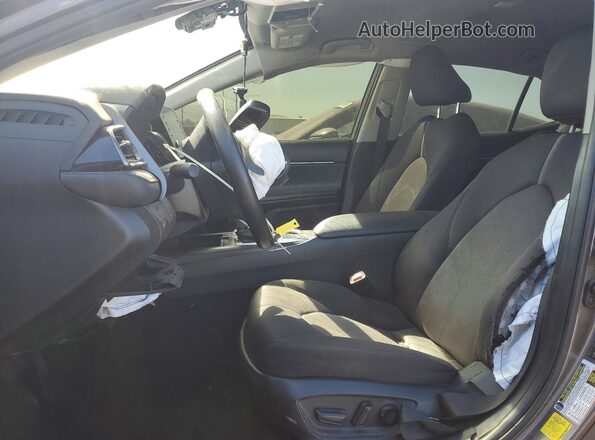 4T1R11AK7NU705061 2022 TOYOTA CAMRY Gray წინა პანელის ხედი