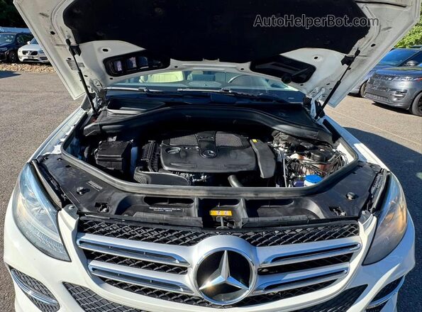 4JGDA5HB2JB108669 2018 MERCEDES-BENZ GLE White Vista del salpicadero