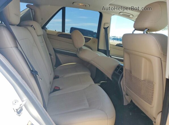 4JGDA5HB7HA896266 2017 MERCEDES-BENZ GLE White Հետևի նստատեղերի տեսք