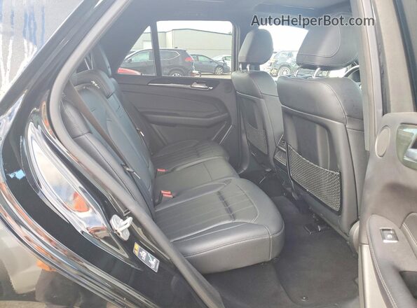 4JGDA5HB7HA982290 2017 MERCEDES-BENZ GLE Black Widok wnętrza z tyłu