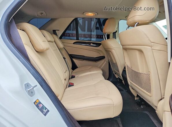 4JGDA5JBXJB052717 2018 MERCEDES-BENZ GLE White Vista interior trasera