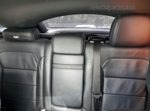 4JGED6EB8KA141091 2019 MERCEDES-BENZ GLE White Vista de los asientos traseros