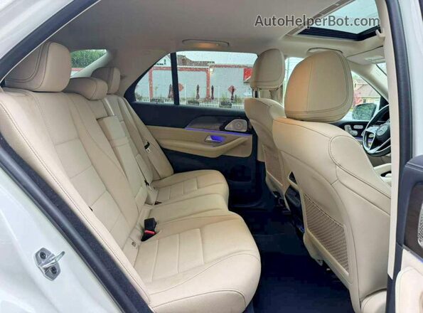 4JGFB4FB1RB035874 2024 MERCEDES-BENZ GLE White Widok wnętrza z tyłu