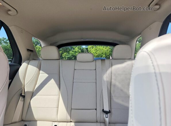 4JGFB4FB6SB465969 2025 MERCEDES-BENZ GLE White Widok tylnych siedzeń
