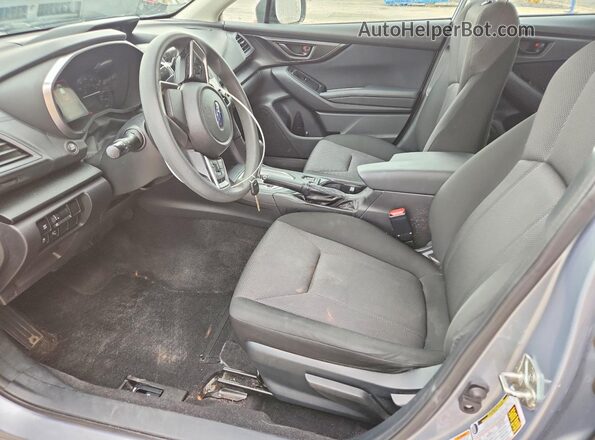 4S3GKAD68J3618924 2018 SUBARU IMPREZA Серебряный Вид салона спереди