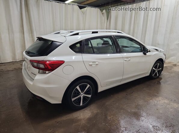 4S3GTAV6XM3714070 2021 SUBARU IMPREZA White 