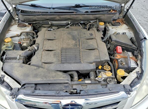 4S4BRDLC5C2221013 2026 SUBARU OUTBACK White Вид задньої частини салону