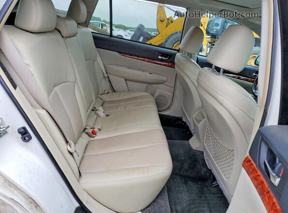 4S4BRDLC5C2221013 2026 SUBARU OUTBACK White Вид задніх сидінь