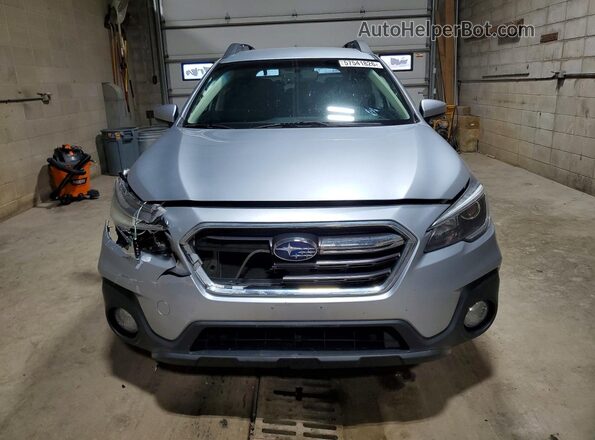 4S4BSACC7J3338599 2018 SUBARU OUTBACK Silver Front view