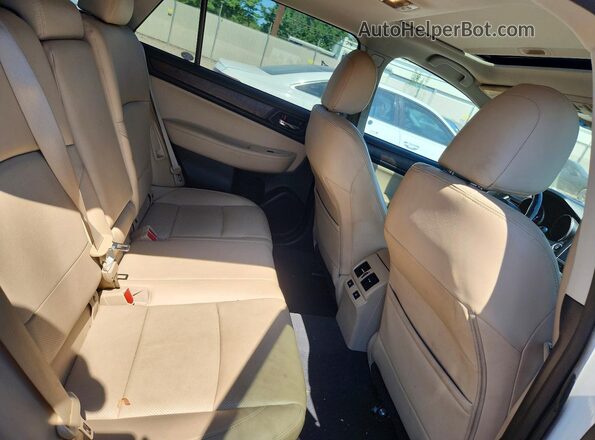 4S4BSAKC5H3321005 2017 SUBARU OUTBACK Белый Вид задней части салона