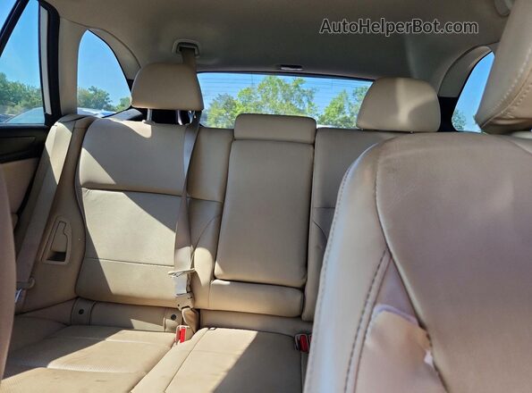 4S4BSAKC5H3321005 2017 SUBARU OUTBACK Белый Вид задних сидений