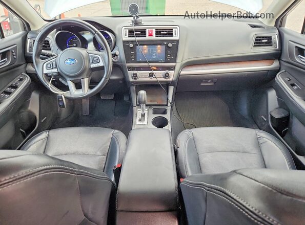 4S4BSANC4H3337501 2017 SUBARU OUTBACK Silver Вид панелі приладів