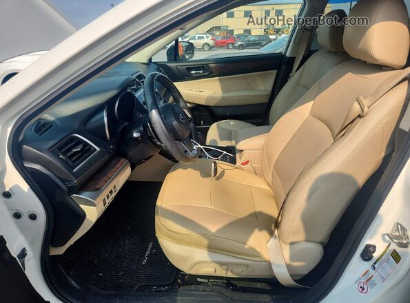 4S4BSANC5J3237140 2018 SUBARU OUTBACK White Front interior view