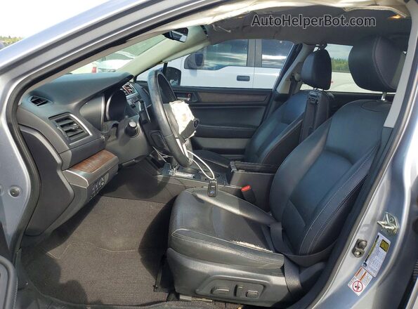 4S4BSANC6H3244849 2017 SUBARU OUTBACK Серебряный Вид салона спереди