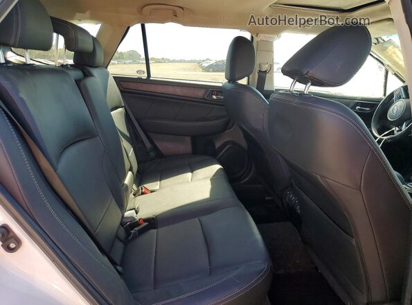 4S4BSENC3K3387966 2019 SUBARU OUTBACK White Rear interior view