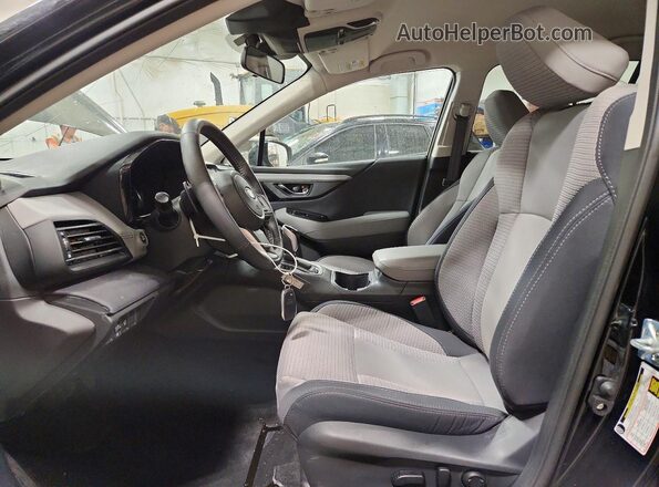 4S4BTADC9S3304533 2025 SUBARU OUTBACK Черный Вид салона спереди