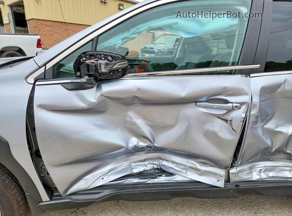 4S4BTANCXR3172097 2024 SUBARU OUTBACK Silver Вид салону спереду